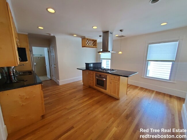 Photo - 8 White Ave Unit 3