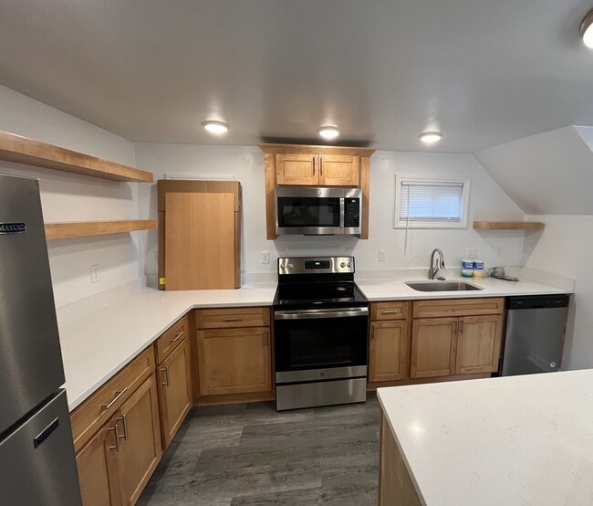 Building Photo - 212 N Beech St Rental
