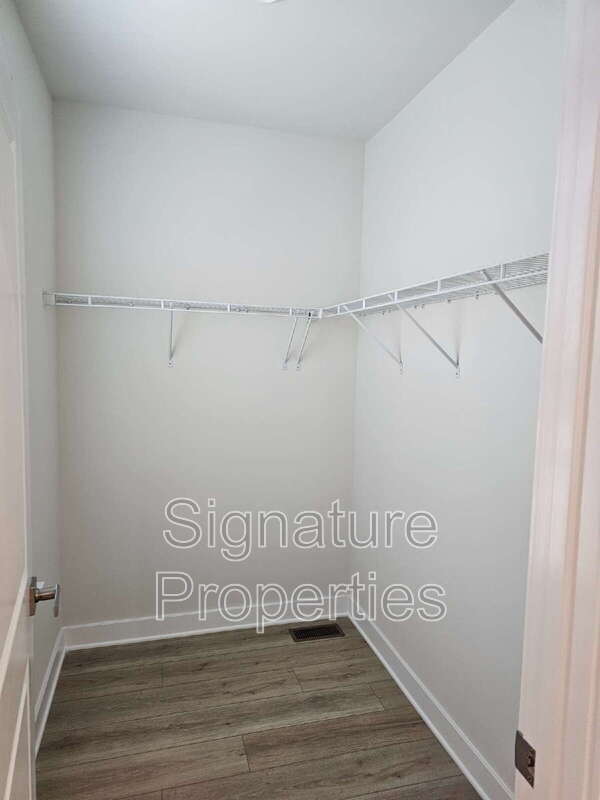 Photo - 8026 Lake Laurel Ln
