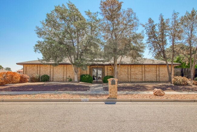 Photo - Stunning eastside rental in highly desirable area!