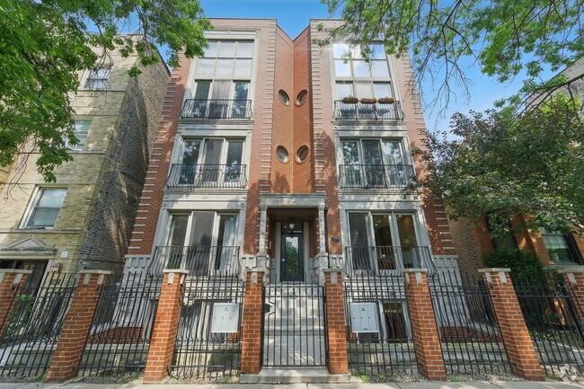 Building Photo - 943 N Leavitt Rental