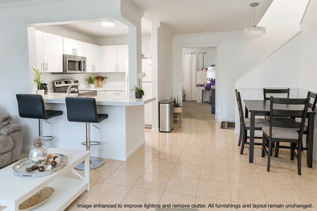 Building Photo - 130 Cypress Way W