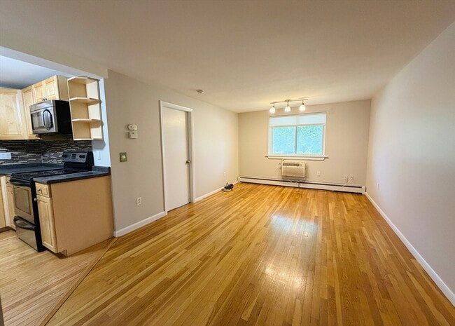 Photo - 95 Maple St Unit 2