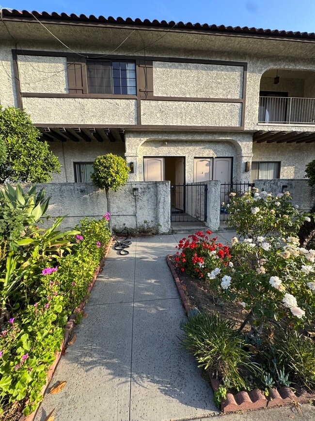 Building Photo - 500 Ivy St Rental