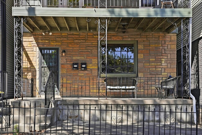 Photo - 556 Harrison St