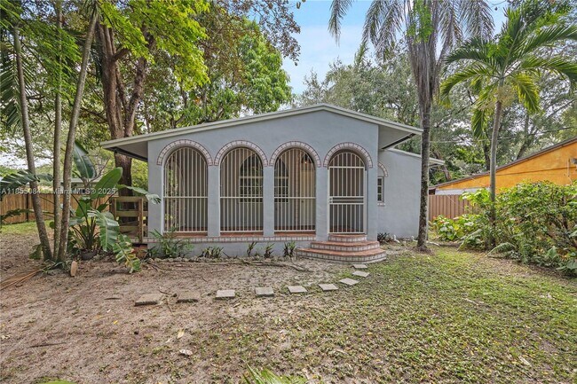 Building Photo - 7041 SW 63rd Ct Rental