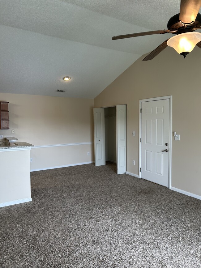 Photo - 3792 Hitchcock Way