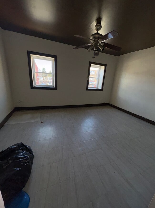 Photo - 4835 N Broad St