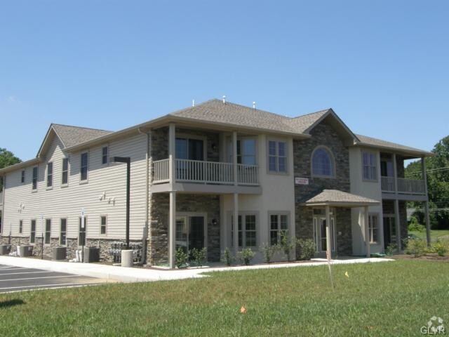 Building Photo - 1952 Wagner Dr Unit F Rental