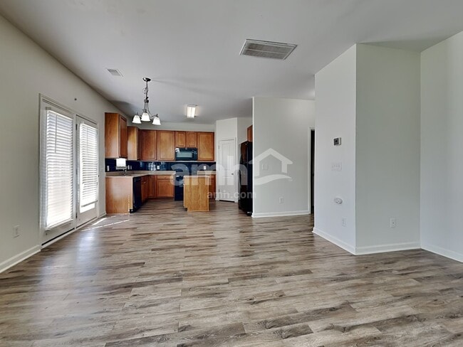 Photo - 407 Pine Hill Ln