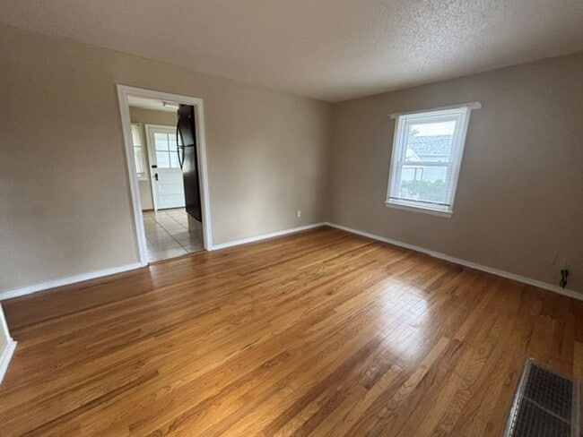 Photo - 2102 S 3rd Ave