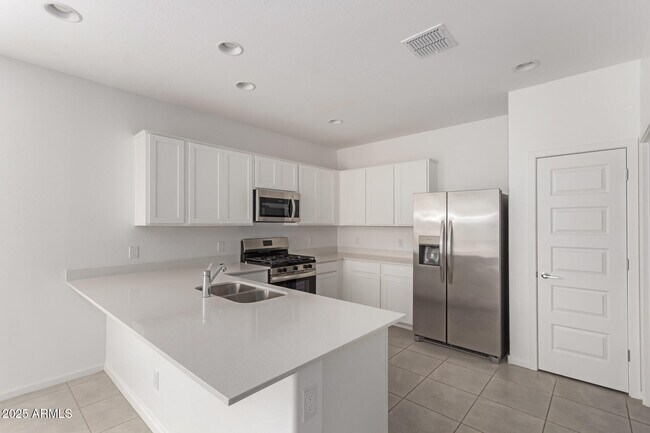 Photo - 3233 Juniper Cyn Dr