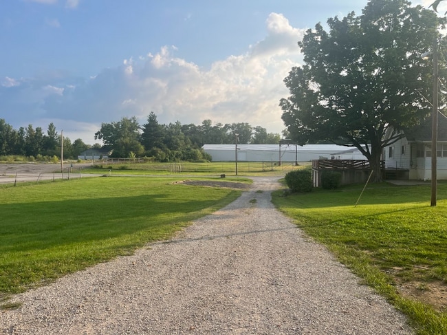 Photo - 1322 Emery Xing Rd