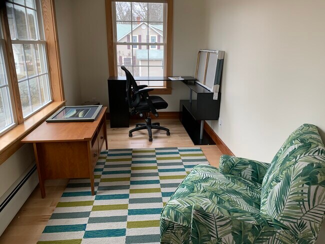 Photo - 103 Lower Hyde Park Unidad 103 LHP