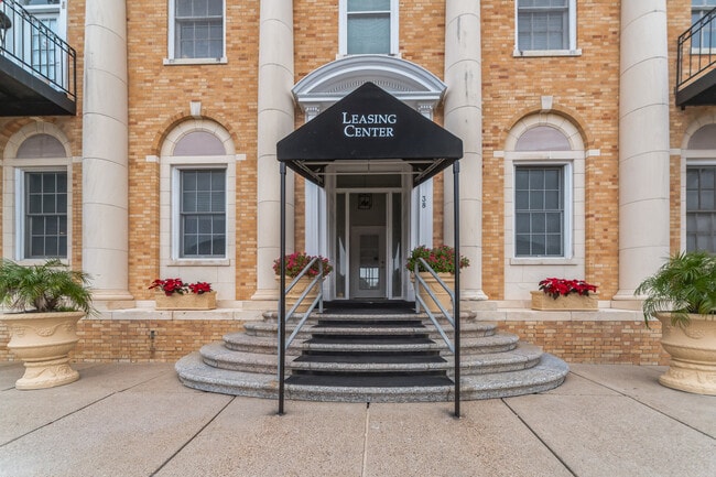 Leasing Center