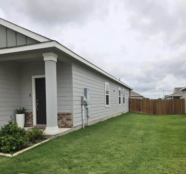 Photo - 117 Peony Ln.