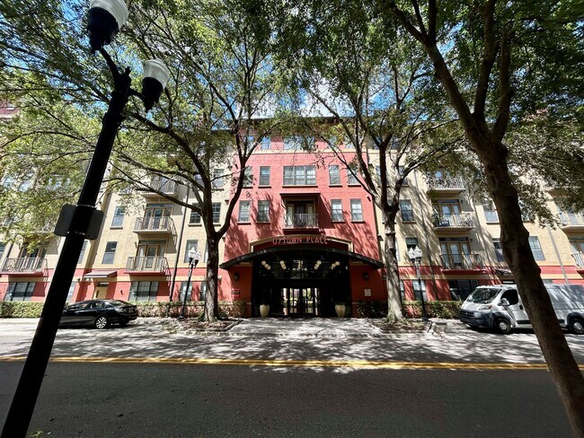 Building Photo - 911 N Orange Ave