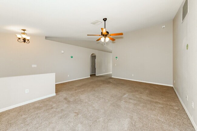 Photo - 2795 Yacolt Ave