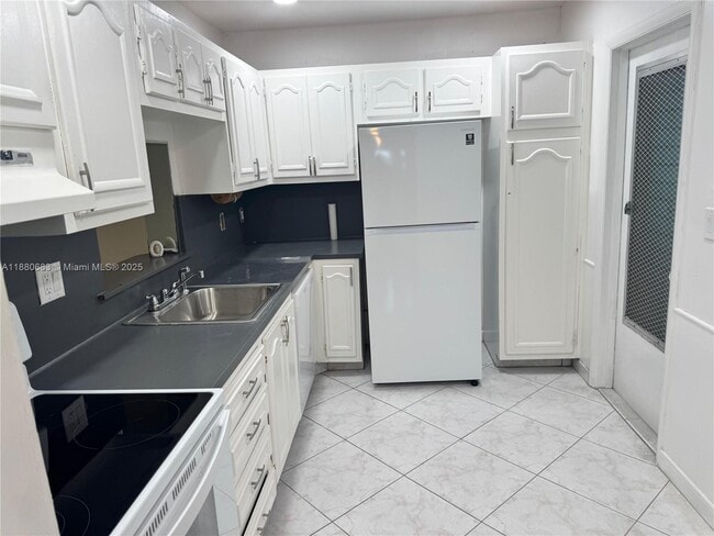Building Photo - 4141 NW 44th Ave Unit 117
