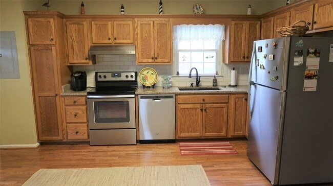 Photo - 3 Bedroom 2.5 Home in Christiansburg!