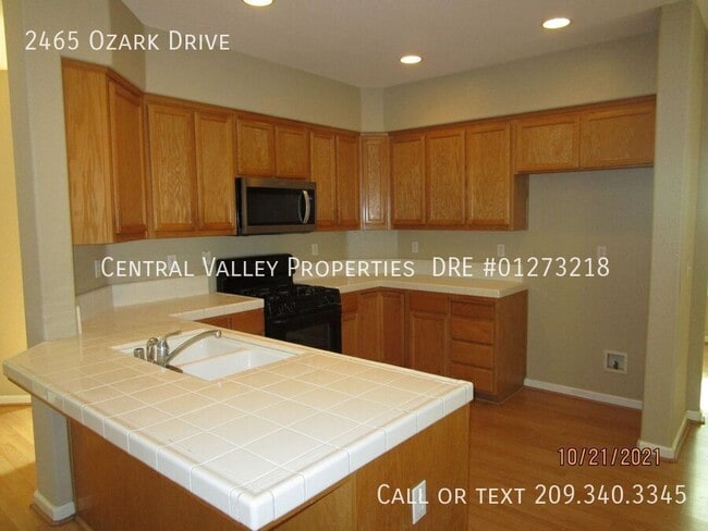 Photo - 2465 Ozark Dr