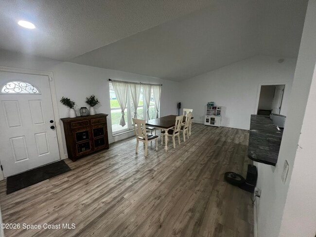 Photo - 2300 Hickory Dr