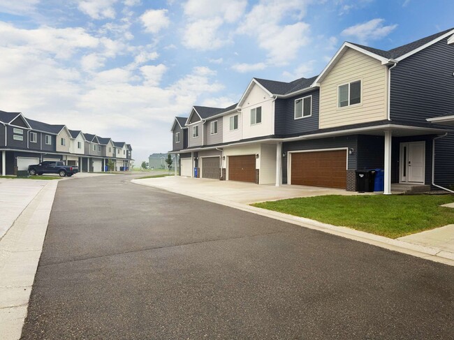 Southridge Townhomes - Southridge Townhomes