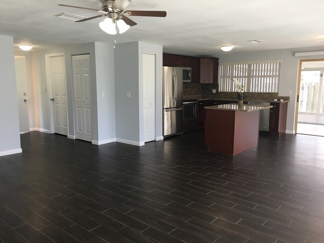 Photo - 7104 Hazelwood Ct