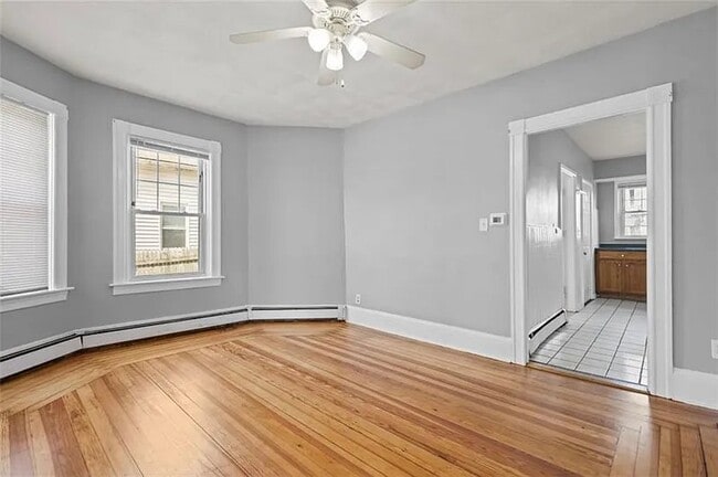 Photo - 16 Maplehurst Ave Unit 1st Floor