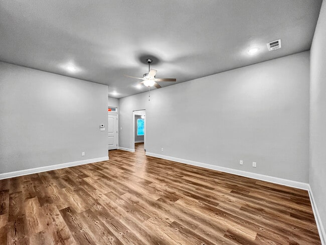 Photo - Cute open floor plan 3- bedroom, 2- bathro...