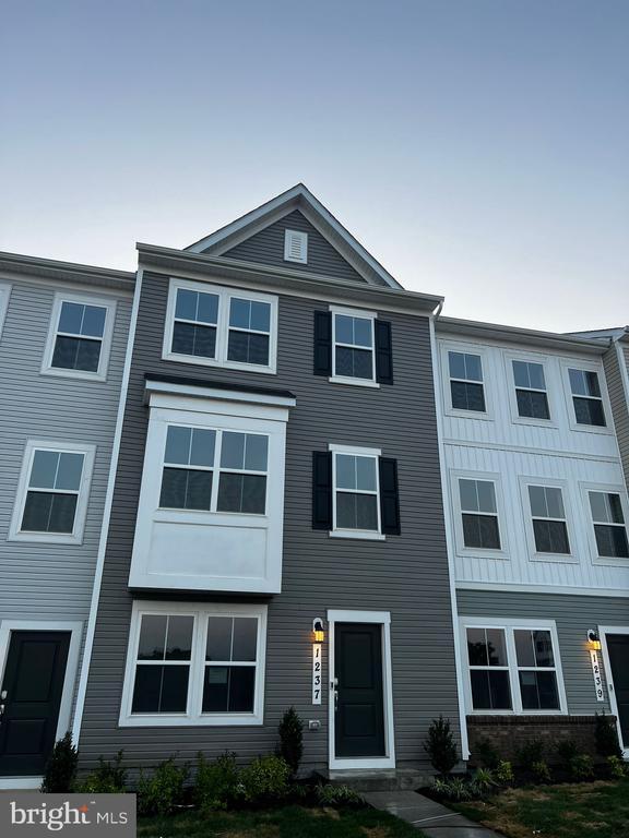 Photo - 1237 Cedar Vly Rd Townhome