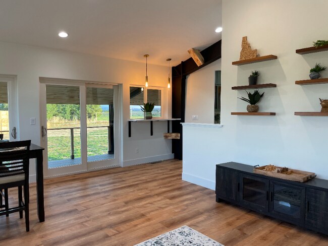 Photo - 4499 Elgin Rd