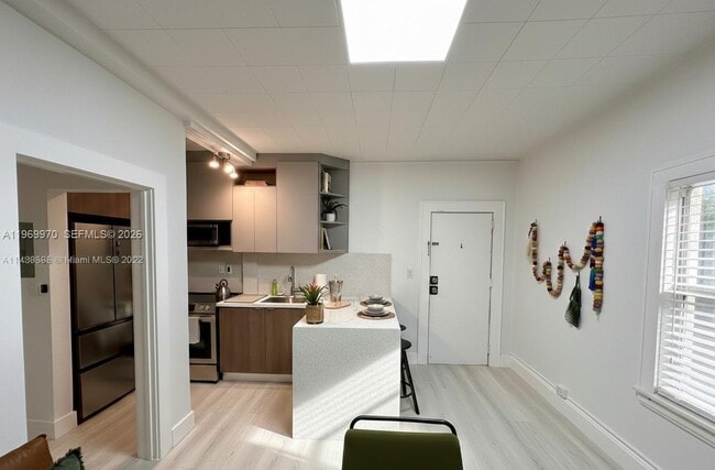 Photo - 126 Mendoza Ave Unit 2