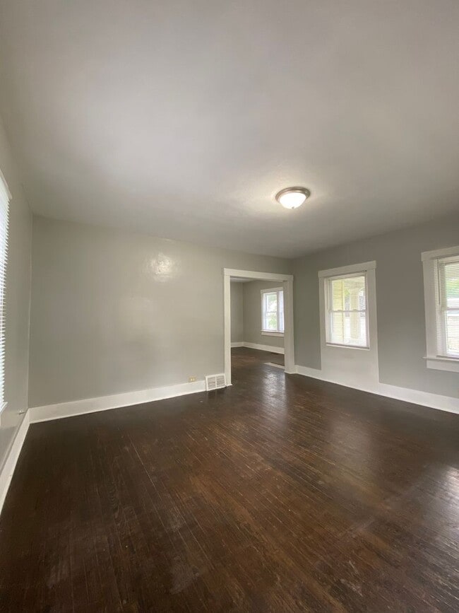 Photo - 615 W Wilkinson St