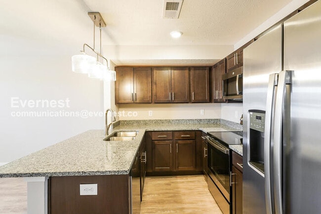 Photo - 1000 Henry Pl Blvd