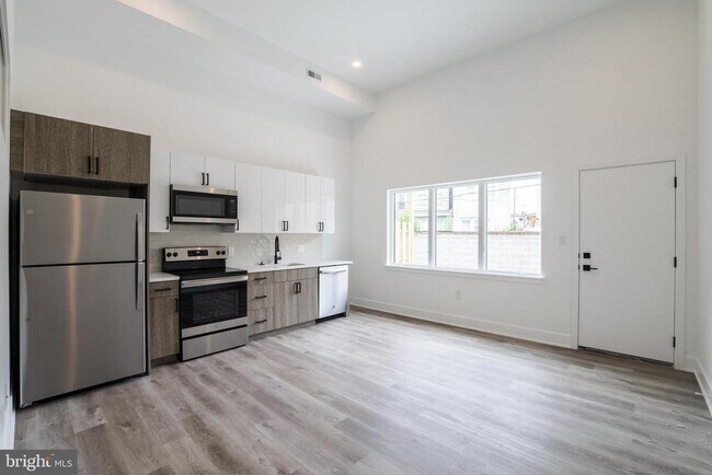 Photo - 1420 Point Breeze Ave Unit 103