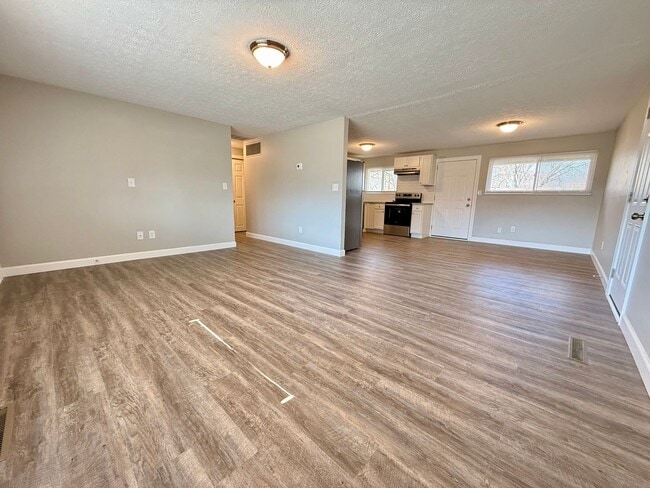 Photo - 4421 Primrose Ln