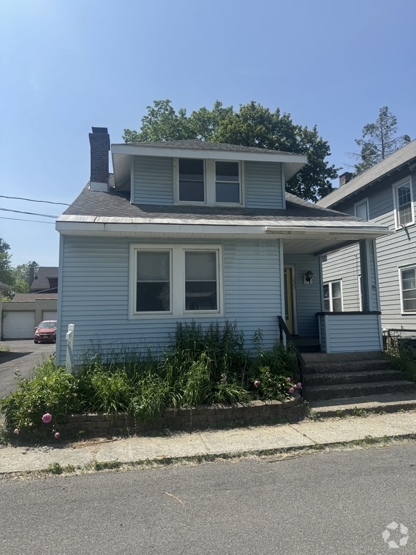 Building Photo - 1823 8th St Rental