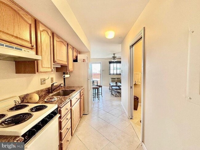 Photo - 330 42nd St S