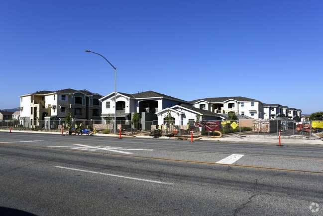 Building Photo - Harvest Park
