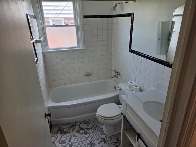 Photo - 405 Stanton Rd