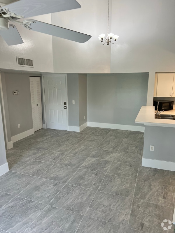 Building Photo - 1220 Wildwood Lakes Blvd Rental