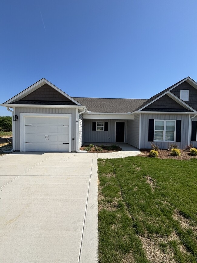 Building Photo - 102 Bradfield Cir