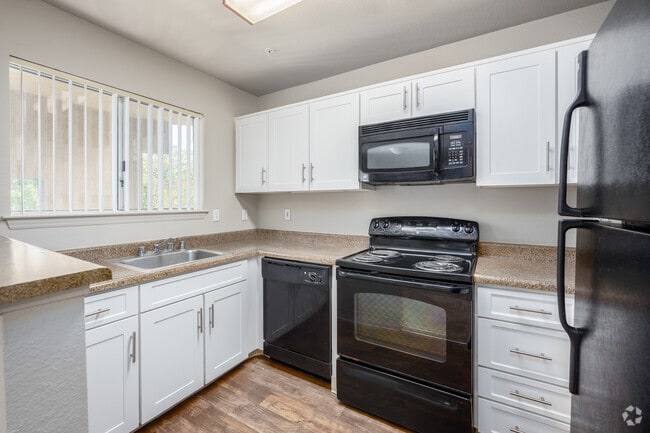 3BR, 2.5BA - 1307SF - Kitchen - Sharps & Flats