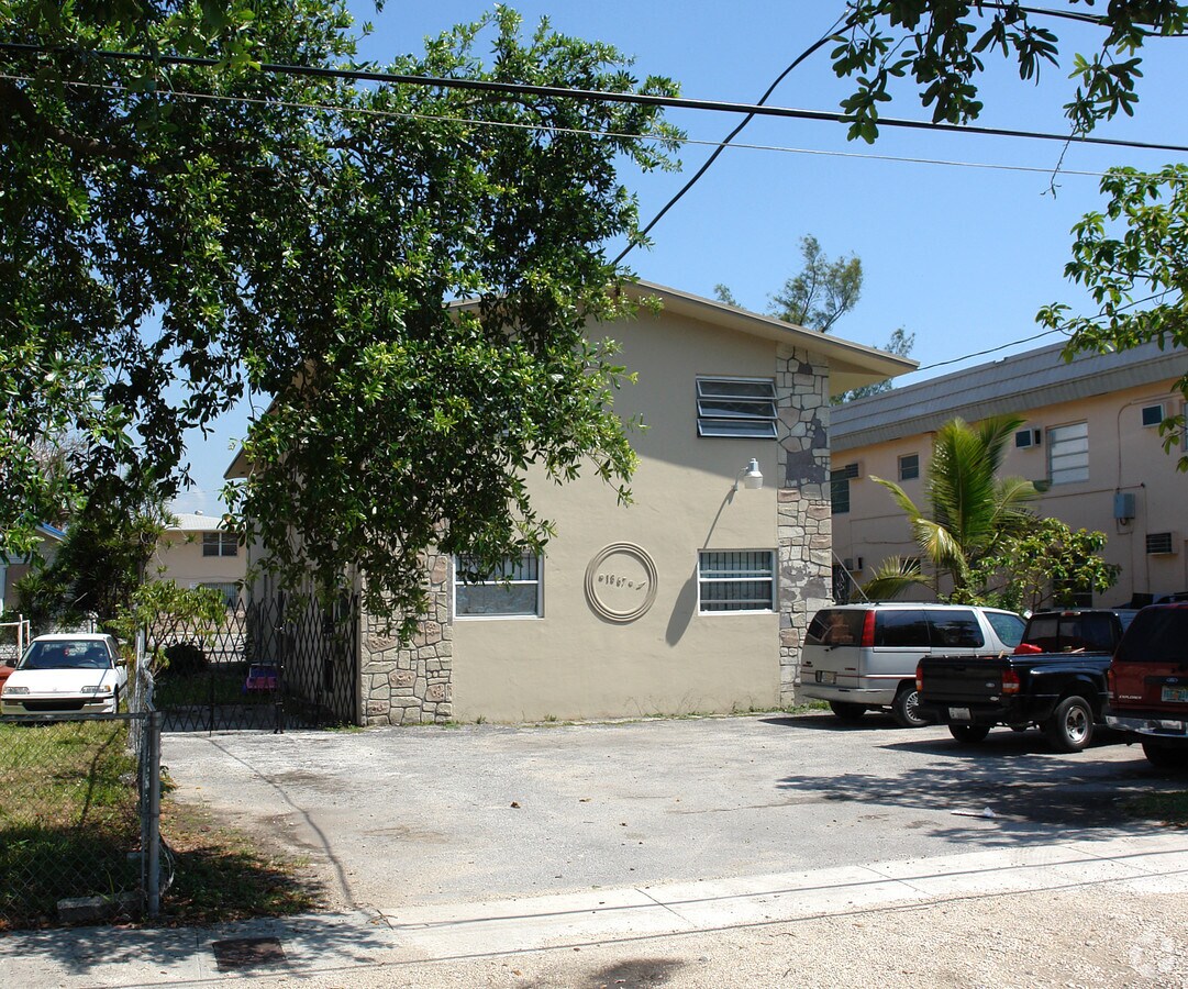 Photo - 1867 NW 19th St