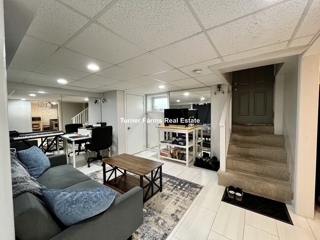 Photo - 77 Fairfax St