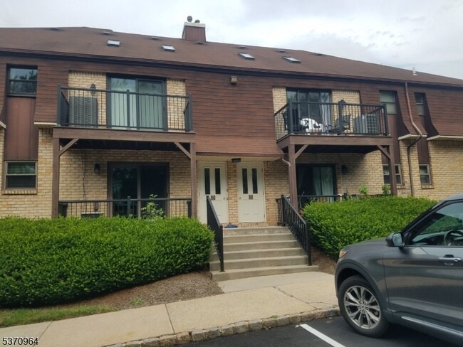 Building Photo - 806 Yorkshire Dr Unit 806 Rental