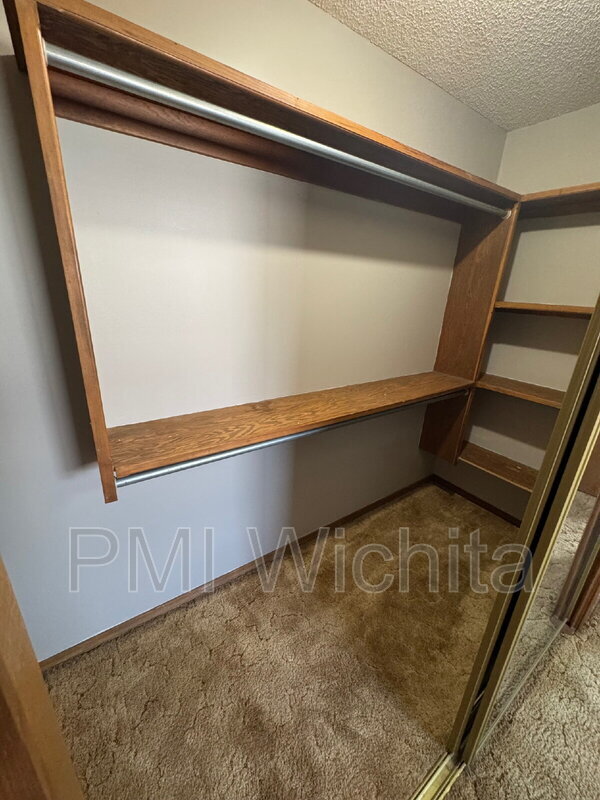 Photo - 206 N Osage Rd