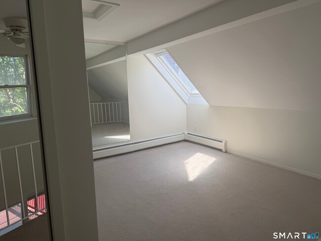 39 Hungerford St Unit 3