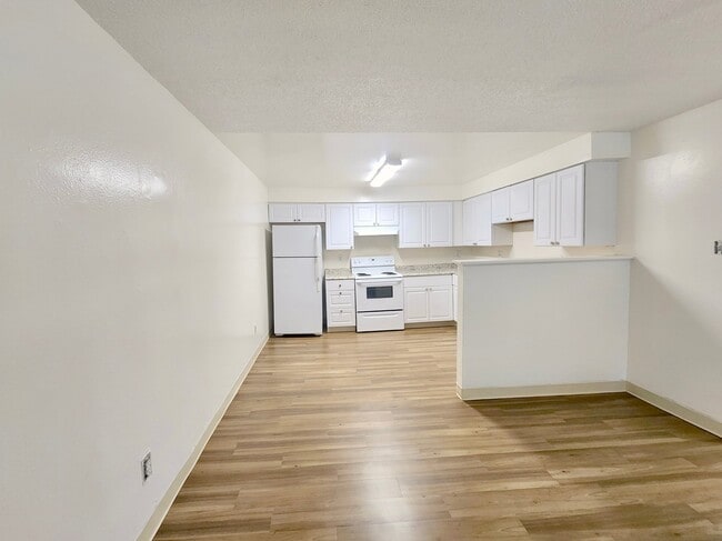 Photo - 5100 W 8th Ave Unit 2